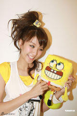 组图：陈嘉桓大爱海绵宝宝 鬼马造型演绎活力服饰