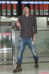 组图：日星平冈佑太赴台湾拍剧挑战闽南语