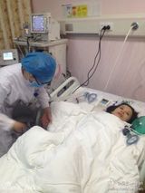 组图：桑兰平安诞下男婴 微博报喜面带笑容