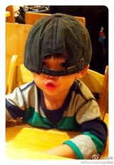 组图：潘粤明董洁被曝分居 微博记录曾经甜蜜生活