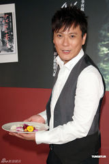 组图：张信哲将主演《花季未了》 自曝有暗恋对象