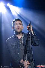 组图：英国乐队BLUR香港开唱 陈奕迅夫妇现身