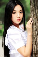 组图：王晓晨拍夏日清新大片 彰显健康清纯特质