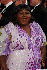 高清图：加布蕾-丝迪贝紫色长裙大走民族风