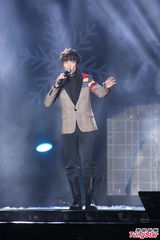 组图：萧敬腾炎亚纶亮相圣诞演唱会high翻全场