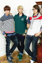 高清组图：韩男团B1A4时尚写真变身柔情少男