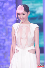 高清组图：亚姐竞赛泳装透视装比拼 堪比洗剪吹