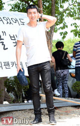 组图：韩剧《城市猎人》检察官李浚赫入伍