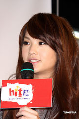 高清：杨丞琳素雅装亮相 盼桃花运谢绝钟点情人