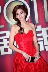 组图：2011国剧盛典红毯 邓萃雯韩彩英红裙夺目