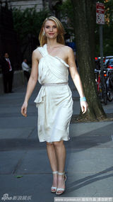 幻灯图：众星亮相时尚派对 哈德森帕特洛竞艳