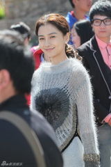 高清图：《全球热恋》探班 Baby与井柏然拍吻戏