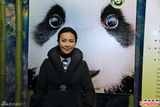 组图：郭富城刘嘉玲探访成都 与大熊猫亲密接触