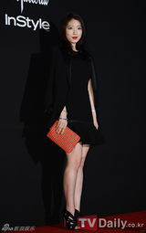 组图：韩彩英SJ强仁等出席活动 朴信惠黑裙红唇