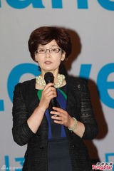 组图：张馨予缺席新剧宣传 李晨独撑场遭逼婚