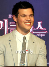 幻灯图：《暮光之城3:月食》韩国发布会 主演出席