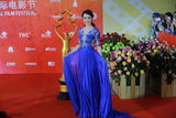 组图：北影节闭幕红毯 章子怡灿笑巩新亮夸张