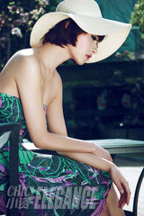 组图：万茜时尚写真裙装出镜唯美恬静