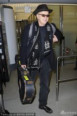 组图：简-方达机场秀剪刀手 蒂姆罗宾斯不摆谱