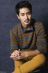 组图：杨立新帅气儿子杨玏最新写真多面俊朗