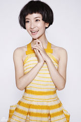 组图：小燕子李晟夏日时尚大片 俏皮率真惹人爱