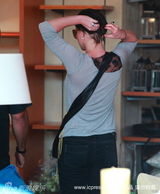 幻灯组图：布兰妮瘦身有成效 兴奋逛家具店