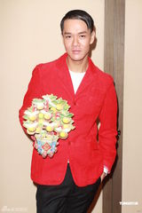 组图：东亚群星贺岁送祝福 任贤齐等拍摄贺年照