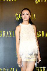 组图：姚晨银色短裤出席颁奖礼 高圆圆霍思燕秀香肩