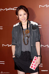 组图：熊黛林不惧做高龄产妇 白歆惠变性感猫女郎