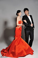 高清图：刘冬新娘装登封面 俏皮表情秀甜美性感