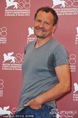 组图：《阿洛伊斯纳贝尔》发布会 编剧带小宝贝抢镜