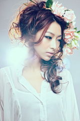 组图：《Lady呱呱》主持人温雅性感写真曝光