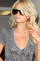 高清组图：帕丽斯-希尔顿不穿内衣 大胆透视装