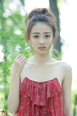 组图：徐璐萌系少女写真 灵动清新宛若精灵