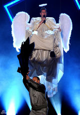 幻灯图：美国儿童选择奖群星闪耀 成龙展华人风采 