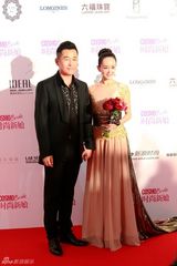 组图：谢楠吴京盛典秀恩爱 王岳伦亲吻李湘