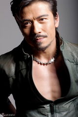 组图：唐文龙进入熟男时代 型男写真铁汉柔情