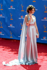 高清图：艾美奖红毯 萨拉-海蓝德深V礼服晒酥胸