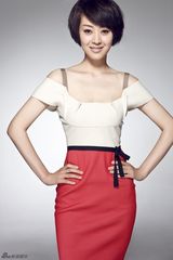 组图：范志博写真端庄雅致 裸妆上阵气质亲和