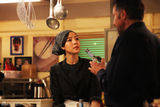 组图：张静初新片演绎悲情厨娘 为求真实拜师求教
