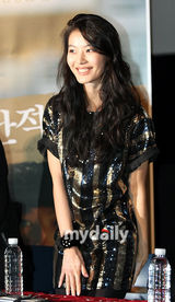 组图：朴宰正出席《我们见过面吗》媒体首映