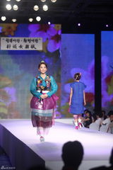 高清组图：KARA与Rainbow等参加韩服秀 展现古典美