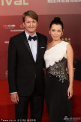 组图：金爵奖评委亮相余男成“一点红”