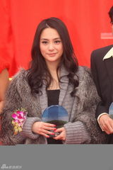 高清图：刘德华梁朝伟阿娇(钟欣桐)出席活动星光耀眼