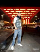 幻灯图：刘德华见证世博会开园 与韦唯唱主题曲