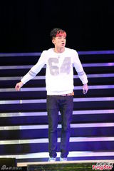 组图：高凌风之子彩排忆父落泪 前妻情绪崩溃