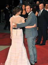 组图：《安娜-卡列琳娜》首映 凯拉与裘德-洛现身