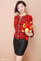 组图：翁虹拜年大片优雅笑靥喜迎红运