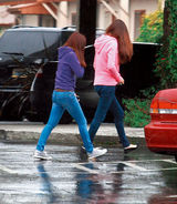 黎明旧金山豪宅迎新年 乐基儿面色红润甜蜜拥抱(图)