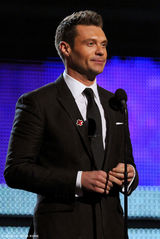 高清组图：52届格莱美现场 瑞安-斯克莱特登台颁奖